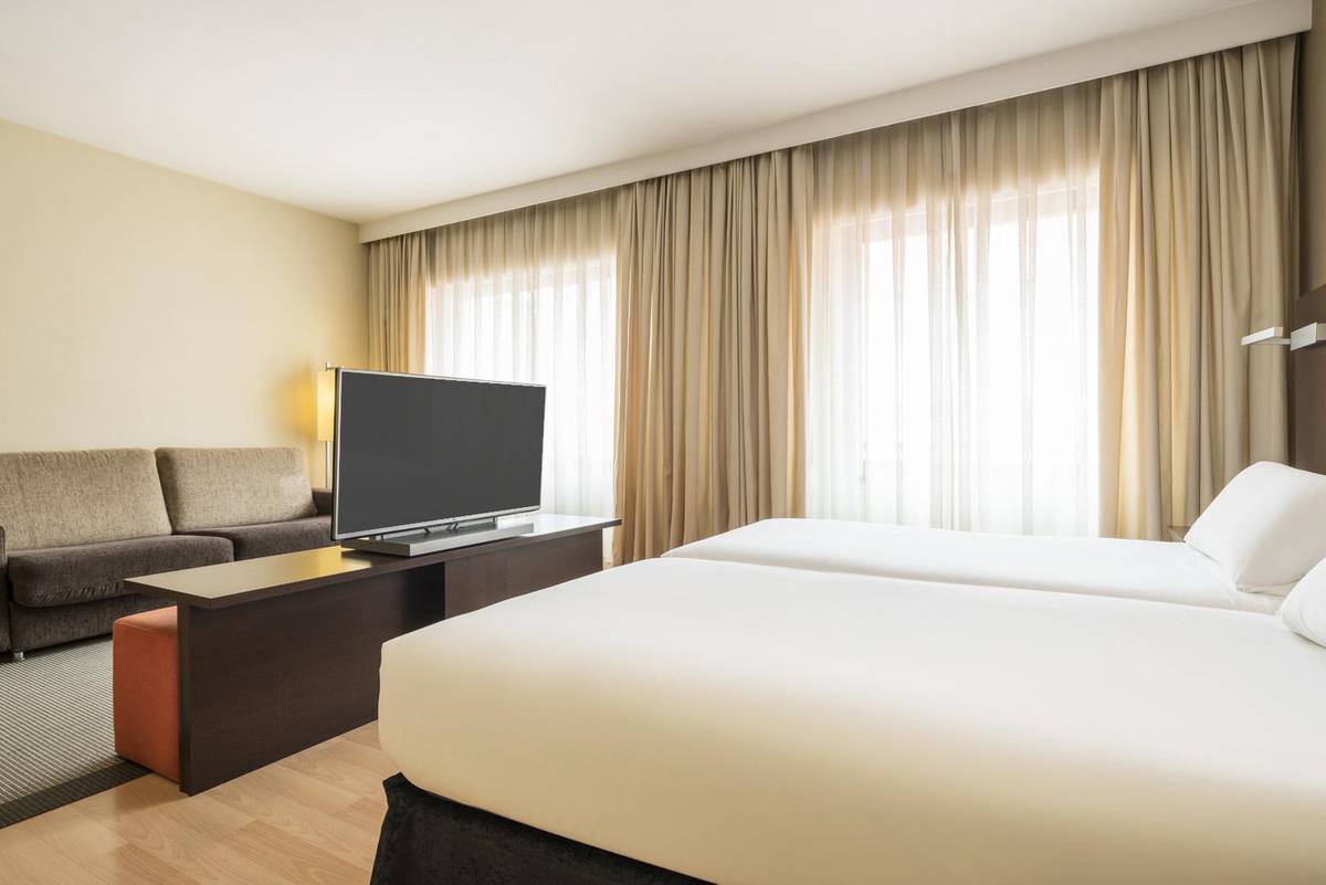 Chambre premium ilunion suites madrid Hotel ILUNION Suites Madrid