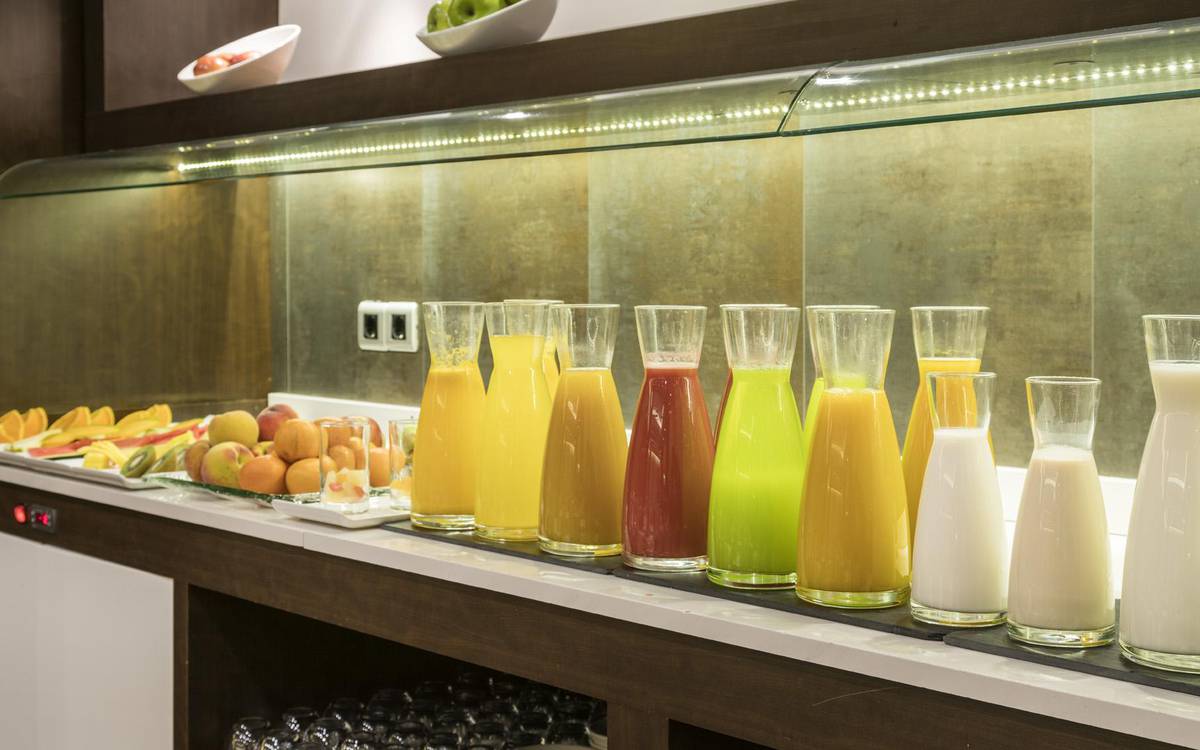 Petit déjeuner buffet hotel ilunion suites madrid Petit déjeuner buffet hotel ilunion suites madrid