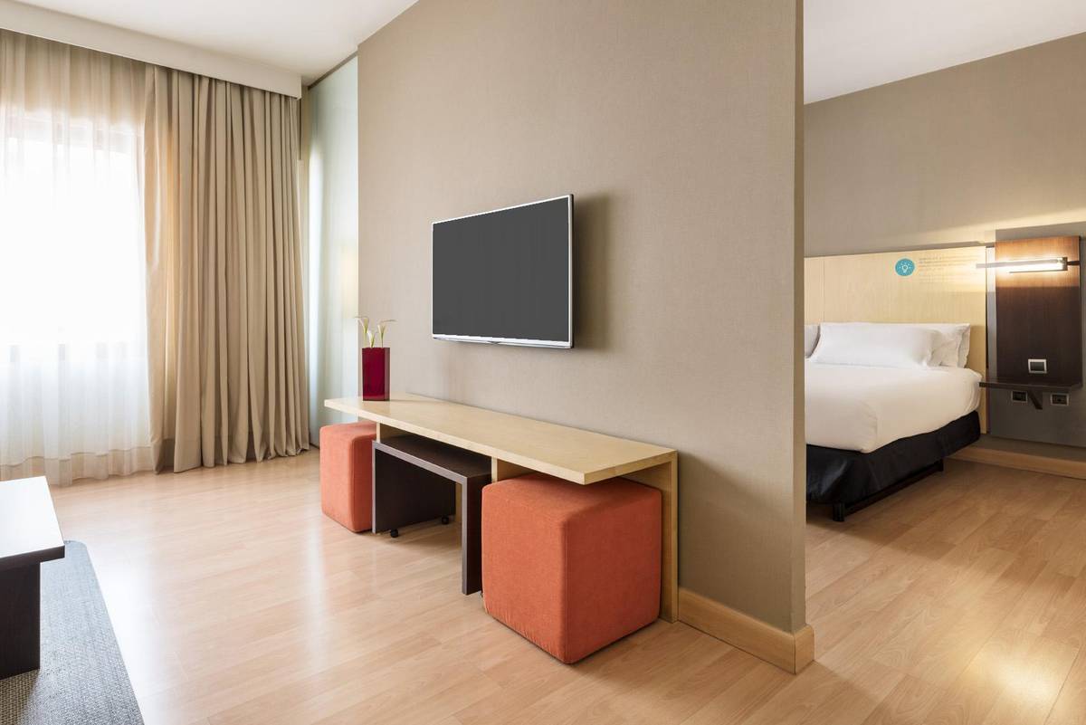 Chambre premium ilunion suites madrid Hotel ILUNION Suites Madrid